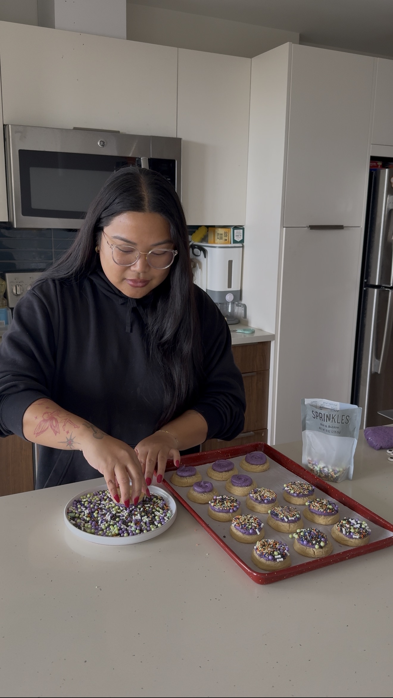 Decorating Halloween cookies